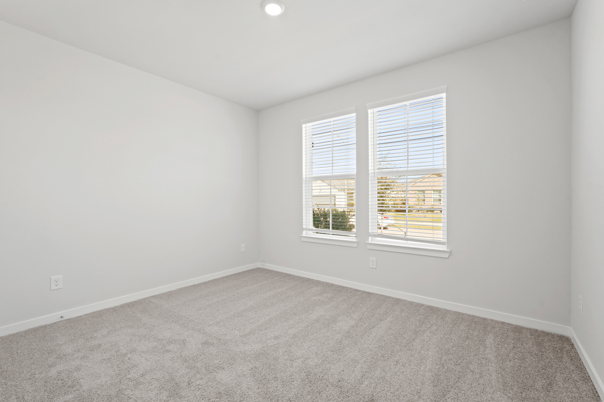 A room with windows.